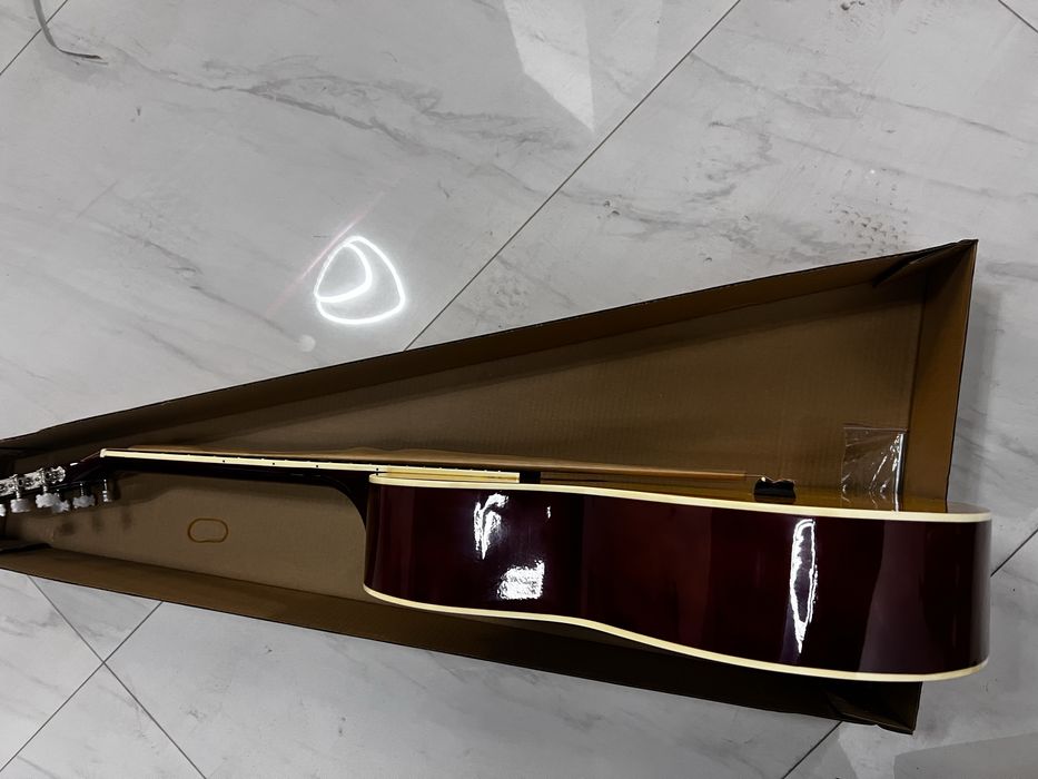 Gitara sotiladi razmer 39