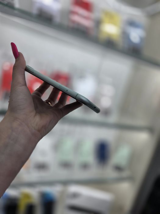 Humor GSM oferă spre vânzare / iPhone 11 / 128 GB / Green / Garanție 12 luni / Rate
