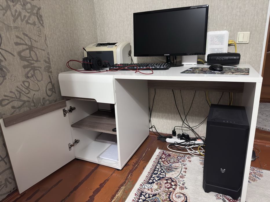 Стол письменный компьютерный