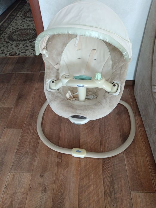 Продам качеля шизлонг