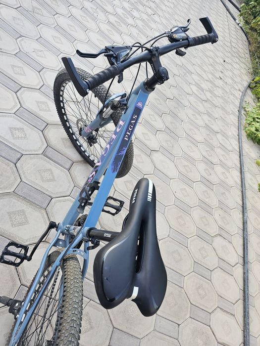 Гибрид велосипед.