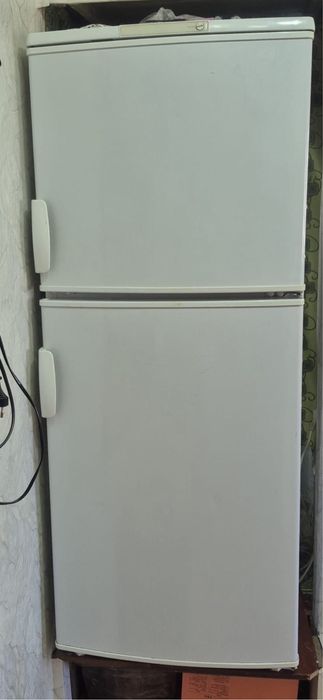 Продам холодильник