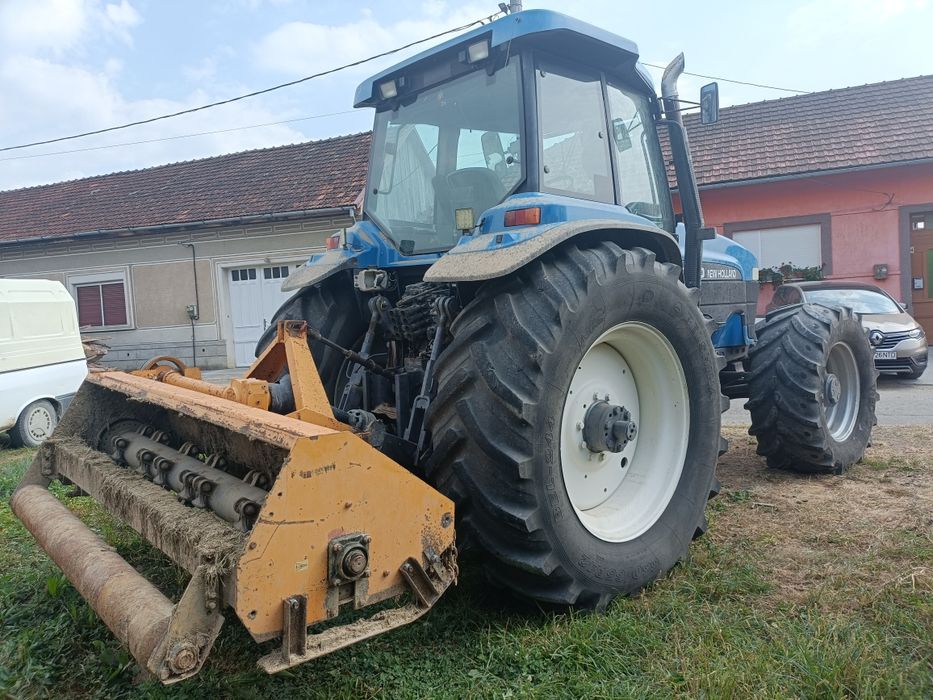 Vând tractor New Holland 8670 170CP