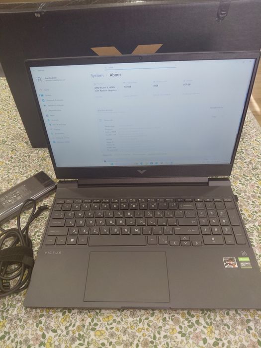 Геймърски лаптоп HP Victus 15.6 512GB 16GB