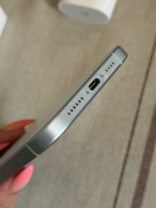 Iphone 15 plus 256gb + зарядно