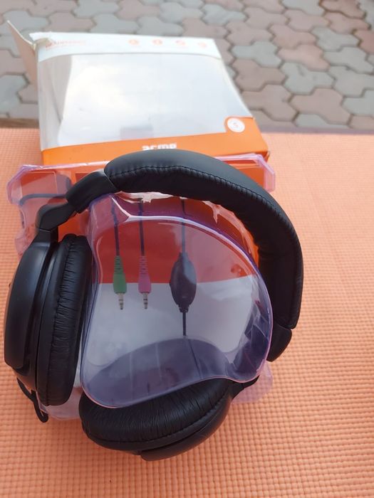 Продам  стерео наушники