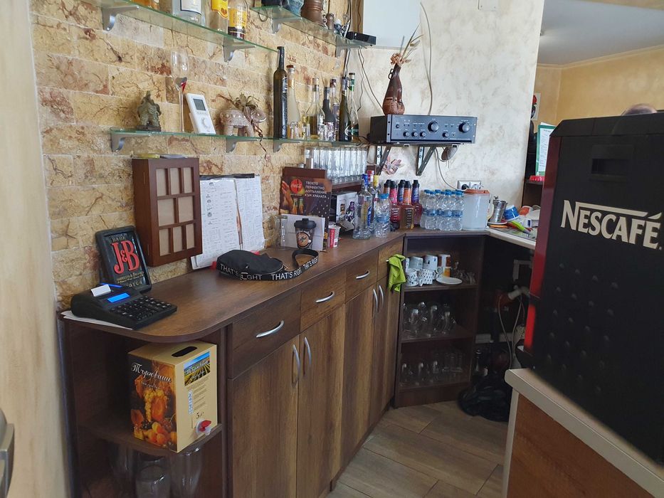 Работещо крайпътно заведение-ресторант, след осн.ремонт