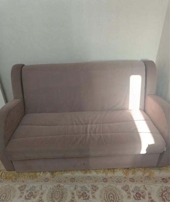 Срочно продам диван, в хорошем состоянии, самовывоз район АлматыАрена