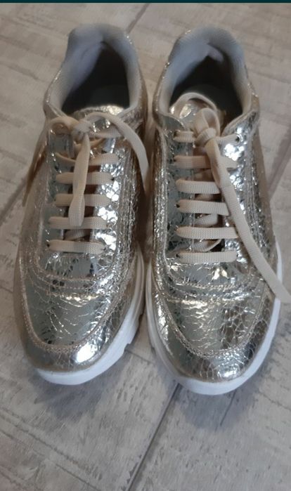 Pantofi dama ASOS,aurii,comozi,superbi 39