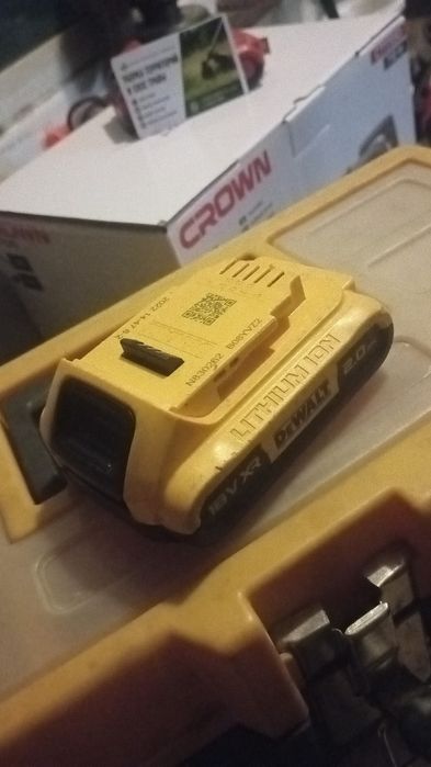 аккумулятор DeWALT девольт 2.0Ah 18V 
2.0