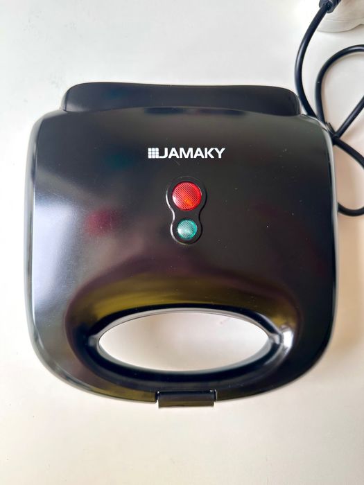 Вафельница новая