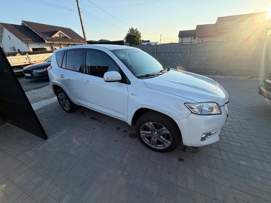 TOYOTA RAV4 0 — imagine 3