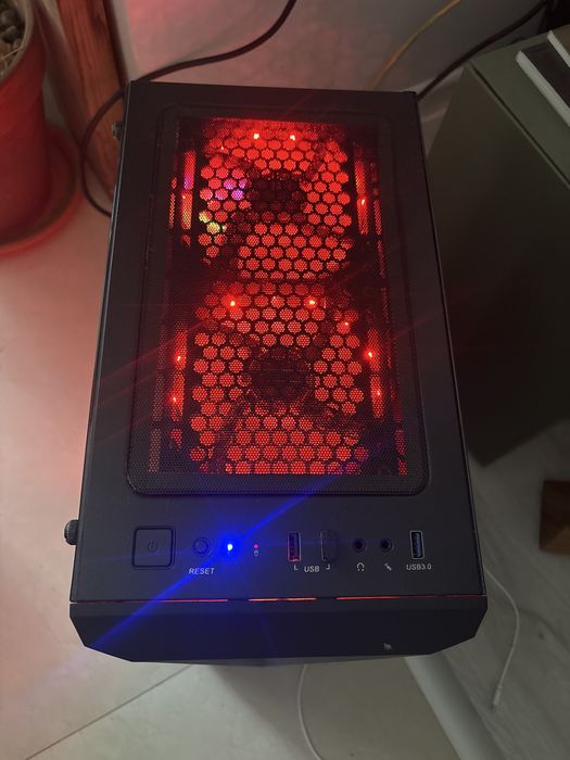 Sistem PC Gaming + Monitor Samsung 24” curbat – complet