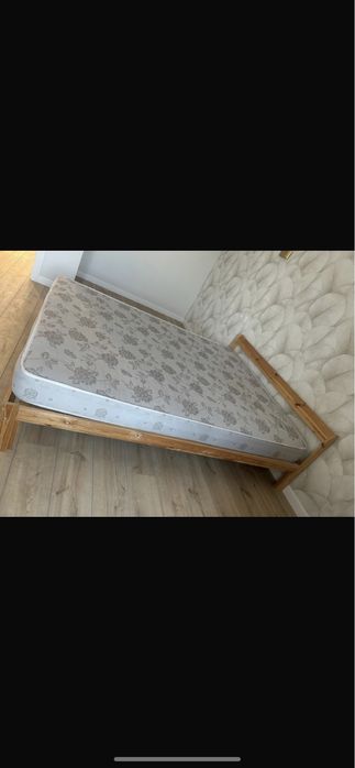 Продам двухспальную кровать Икея