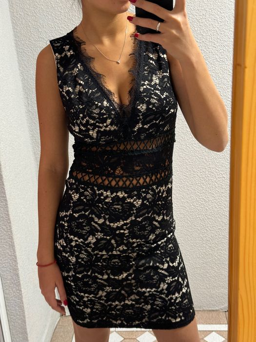 Дантелена рокля .