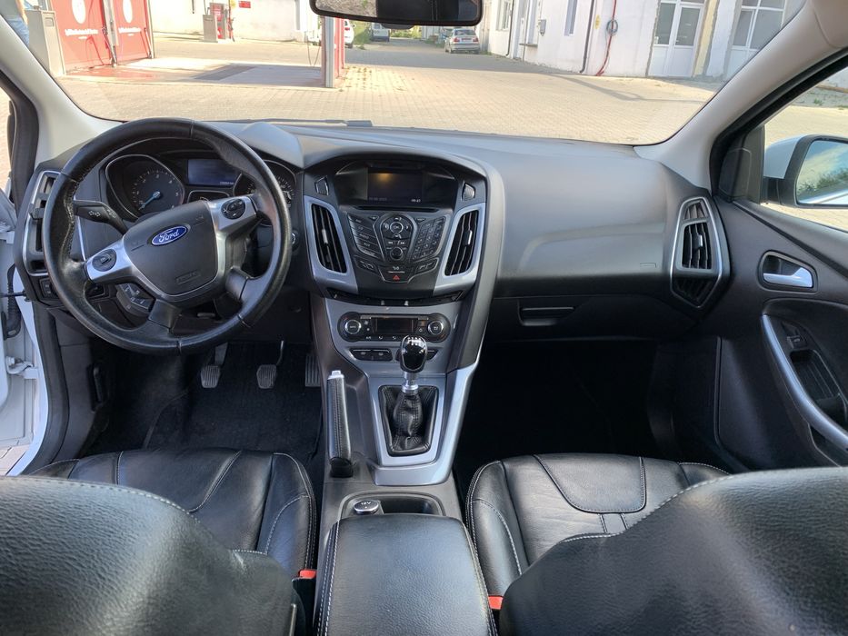 Ford Focus  Titanium1.6 TDCI 105cp 2013