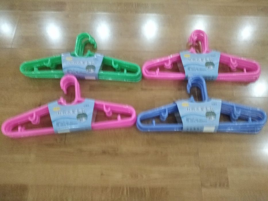 Вешалки Новые для магазина.