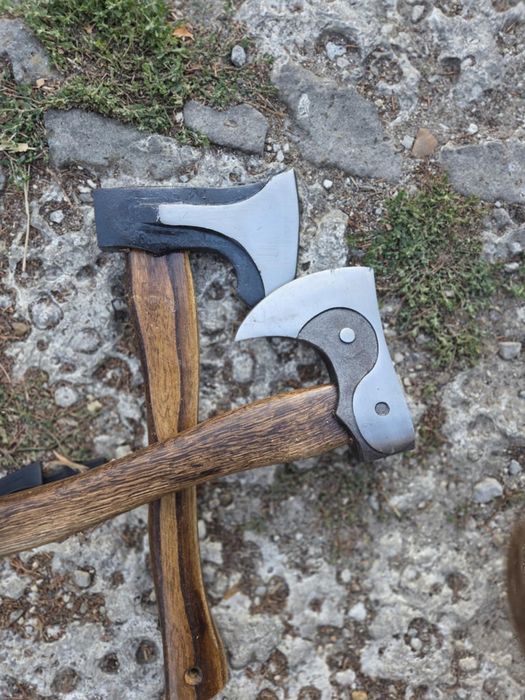 „Уникални брадви за колекционери и ценители"