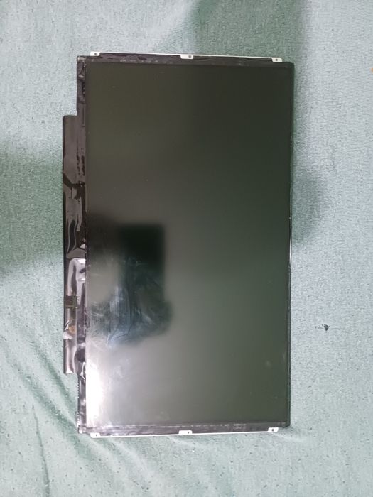Display laptop N140BGE-L31 14.0 1366x7668 40 pini slim led
Este in stare perfecta. Testat