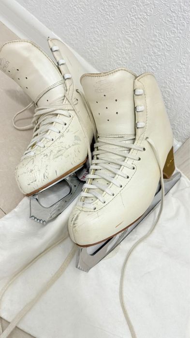 коньки профессиональные Edea Motivo