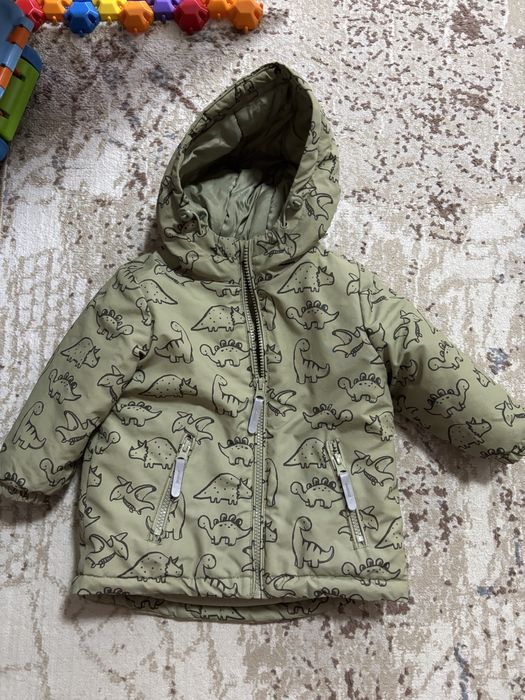 Продам куртку детскую