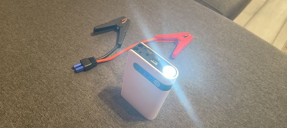 Baterie externa cu lanterna si lampa SOS 20.000 mah