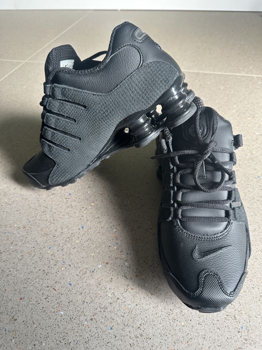Vand adidasi Nike