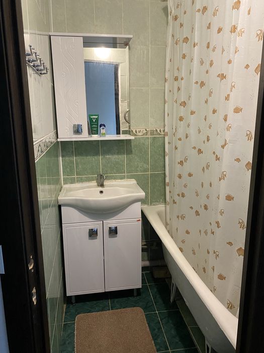 продается срочно 2 комнатный квартира