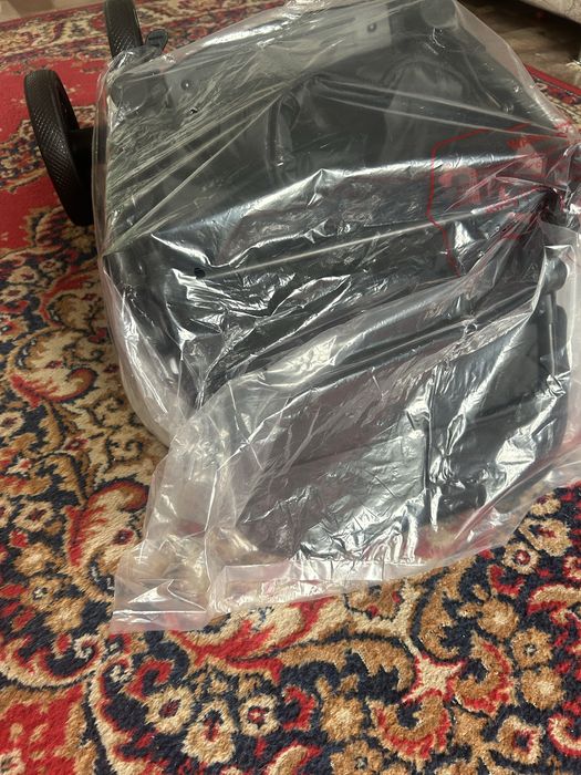 Новая коляска продам