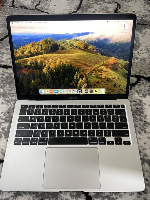 Macbook air M1 8/256 GB