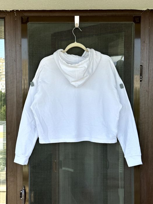 Дамско горнище / суичър PUMA Essentials+ Cropped - размер М, Отлично състояние
