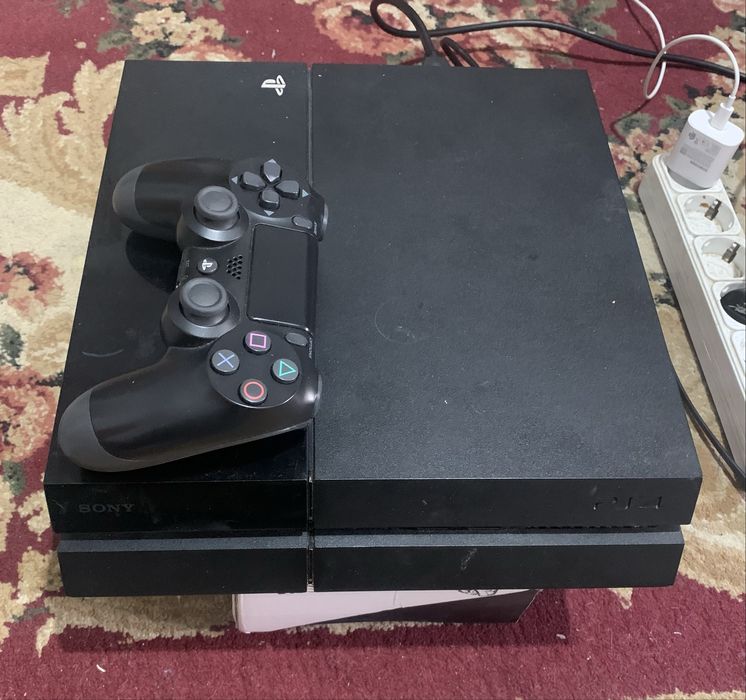 Продам ps4 500GB + 6 игр