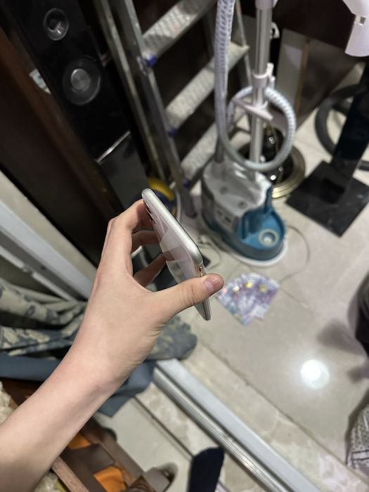 Продам айфон 11 iphone 11