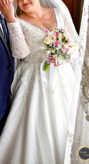 Vând rochie de mireasă