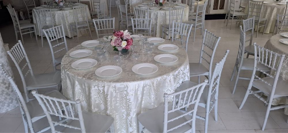 Inchiriem mese evenimente