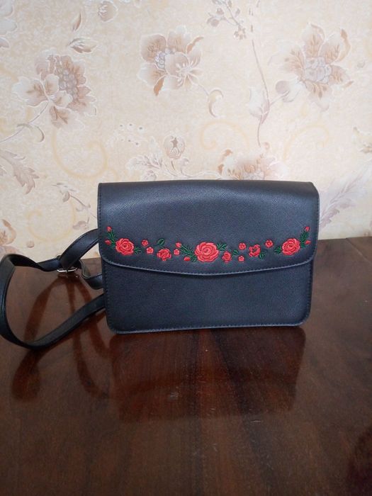 Продаются женские сумки