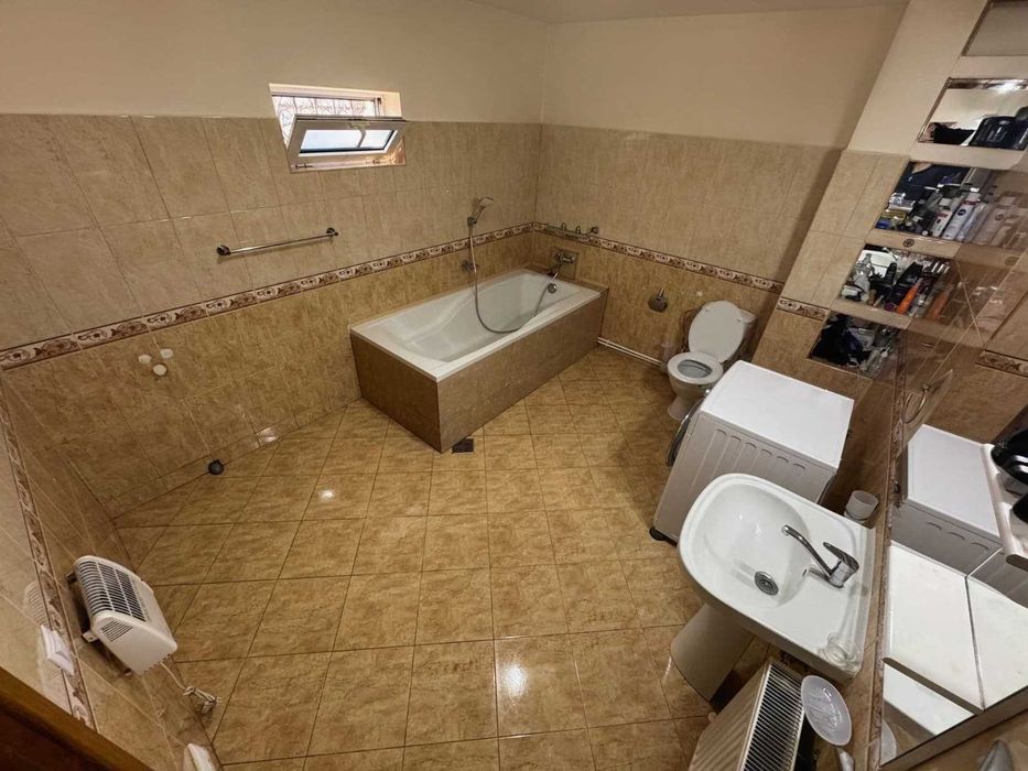 Vand in Stefanesti Casă individuală trainică. Intimitate și confort