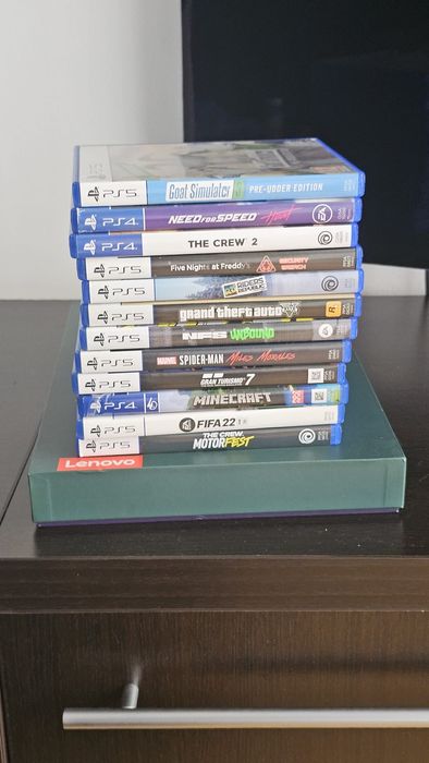 PlayStation 5 + căști PlayStation 5 și 12 jocuri