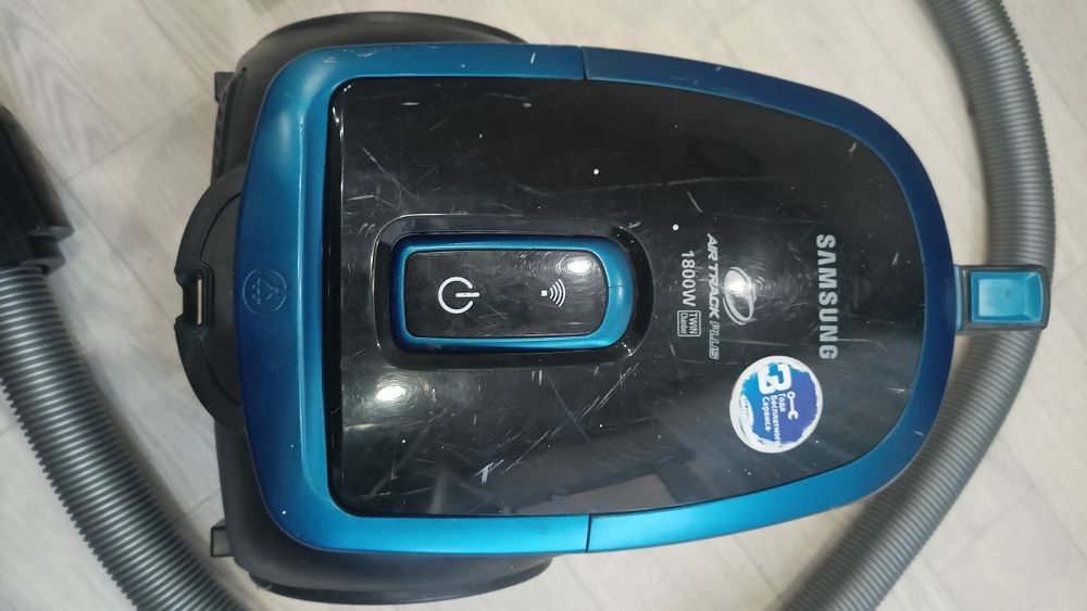 Пылесос Samsung Air Track Plus