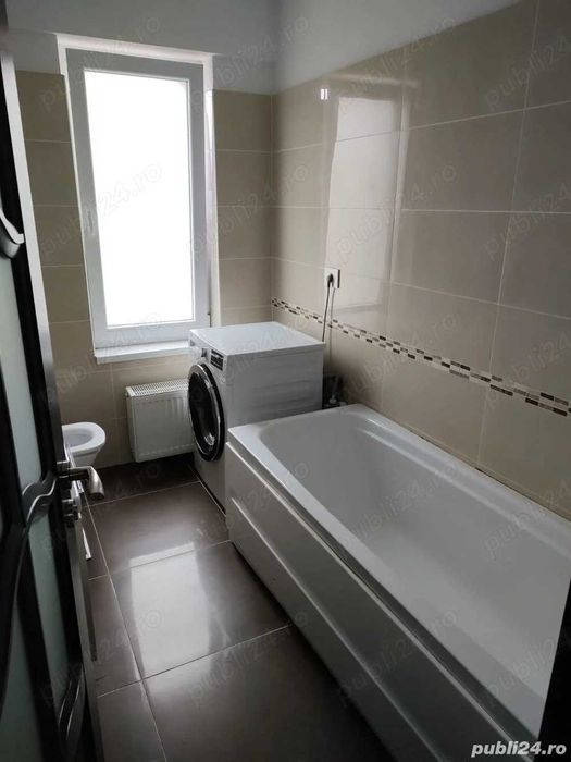 Vand ap. 3 camere, full-decomandat, mai sus de popas pacurari