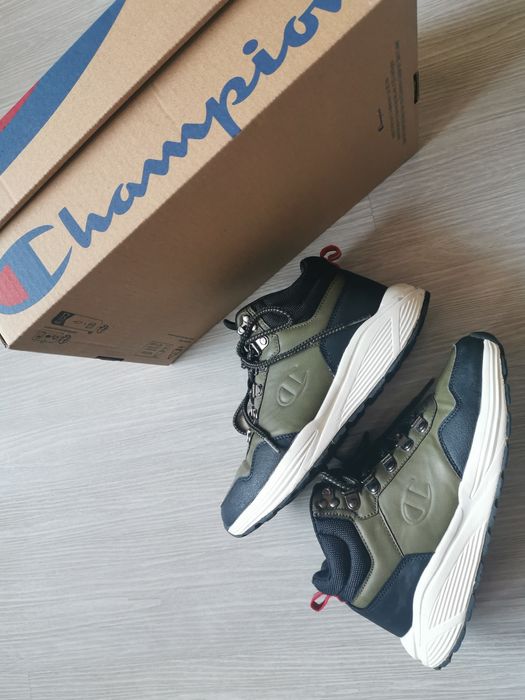 Два чифта високи маратонки Шампион 37