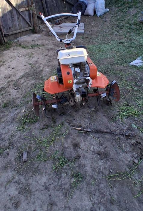 Motosape una de 7 cai si una de 8 cai jumate