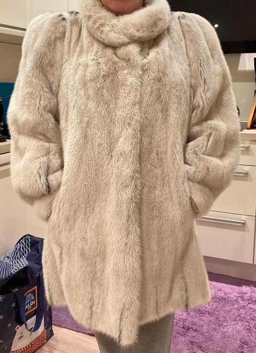 Продам норковую шубу