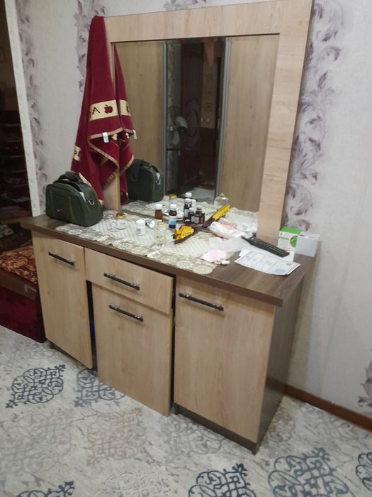 Спальный гарнитур почти новый