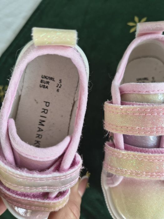 Adidasi fetite nr 22 noi