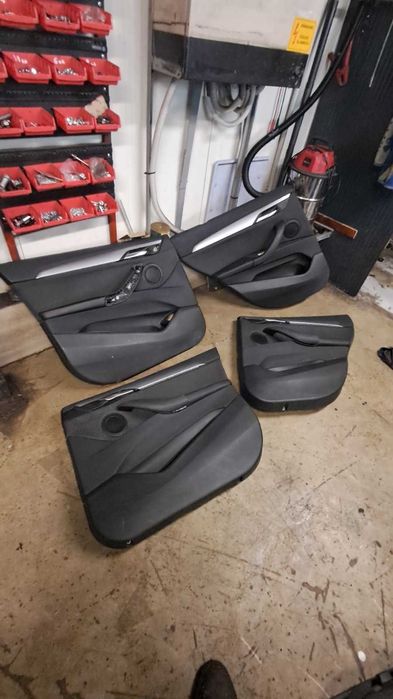 седалки и кори комплект за X1 F48 салон