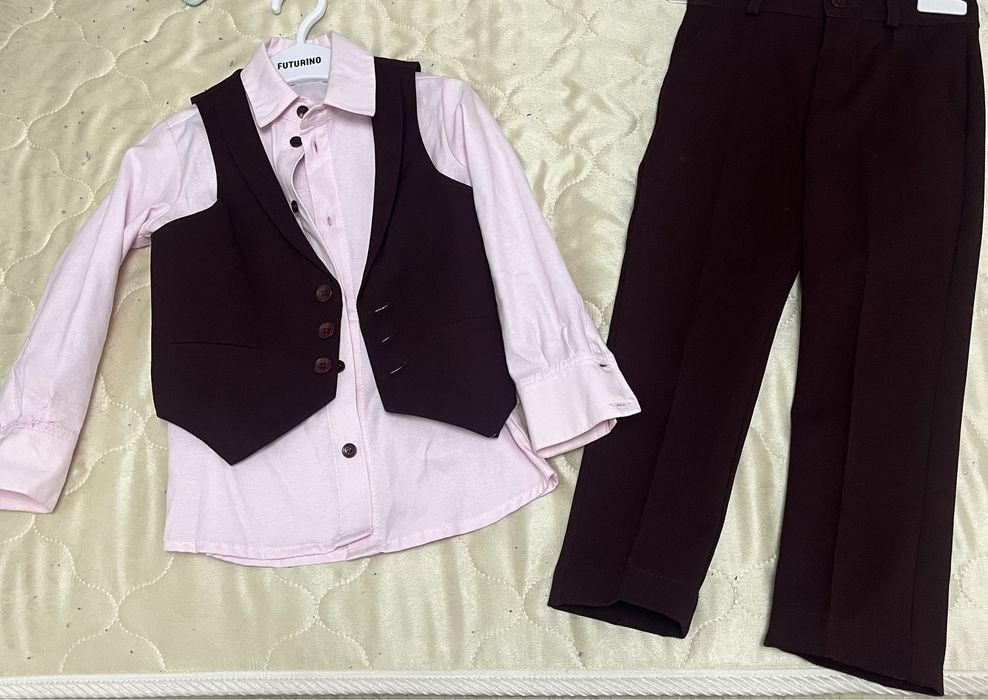 Костюм тройка