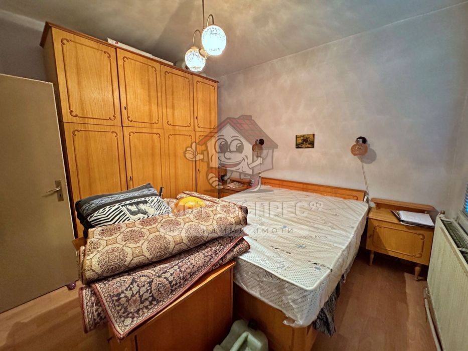 Многостаен апартамент, с изба, до планината, кв.Изток