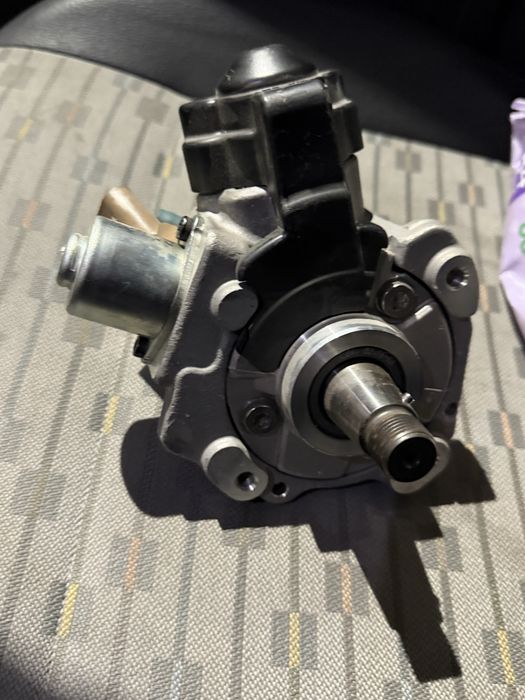 Горивна помпа високо налягане VW Audi Skoda Seat TDI 04b130755F гнп