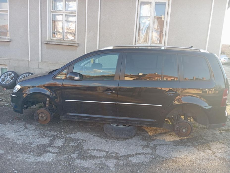 Продавам Vw Touran 2.0 170 6  BMN скорости НА ЧАСТИ